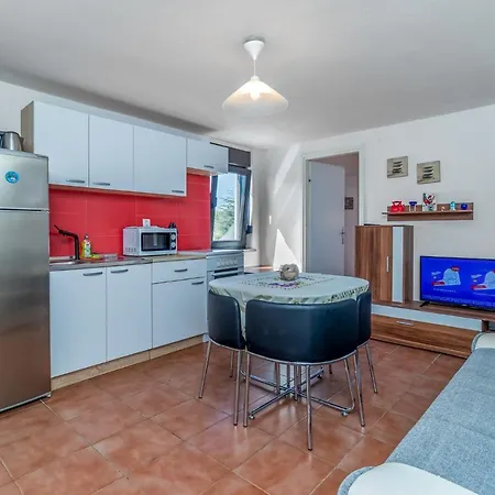 Apartment Maestral *