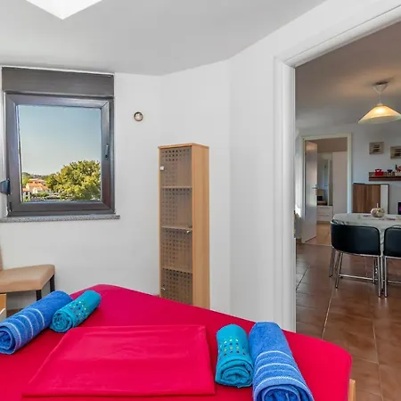 Apartment Maestral *